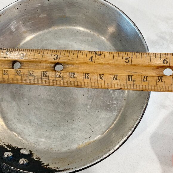 Vintage Wearever Small Skillet 2506 Aluminum 5 1/2" Frying Pan Made in USA - Picture 5 of 5